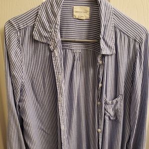 3 AMERICAN EAGLE BUTTON UPS